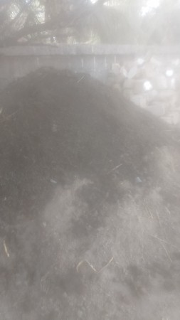 બકરા ખાતર વેચવાનું છે