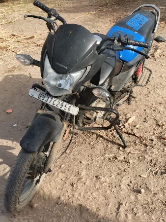 હોન્ડા ની લીવો ગાડી વેચવાની છે