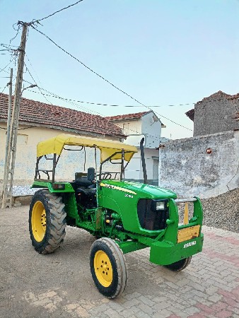 John Deere 5038 D