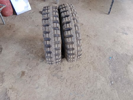 જેસીબી કંપનીના ટાયર વેચવાના છે