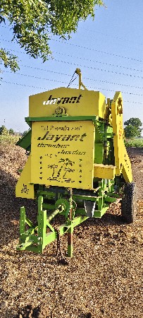 જયંત થ્રેશર વેચવાનુ છે