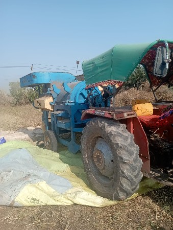 ફૂંકણી .tractor