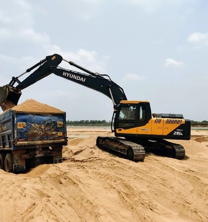 Hitachi operatar joy che