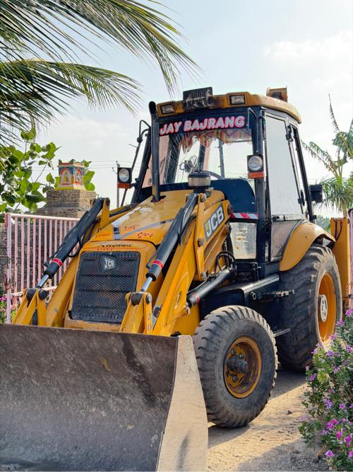 JCB વેચવાનું છે.