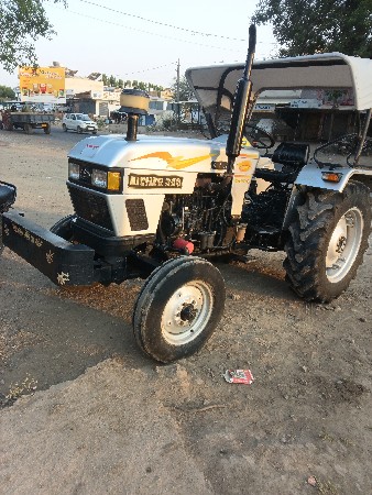 ટ્રેકટર વેચવાનું છે