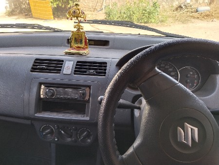 વેચવાની છે
