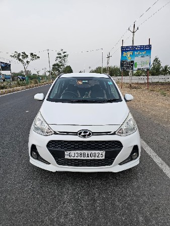 Hundai i10 Grand CNG