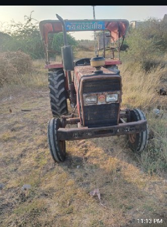ટ્રેક્ટર વેચવાનું છે