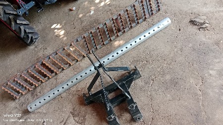 મહેન્દ્રા યુવરાજ 215 વેચવાનું છે