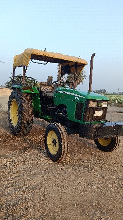 ટ્રેક્ટર વેચવાનું છે.