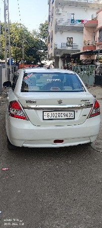 ફોર વ્હીલ-કાર વેચવાની છે