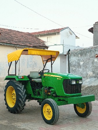John Deere 5038 D