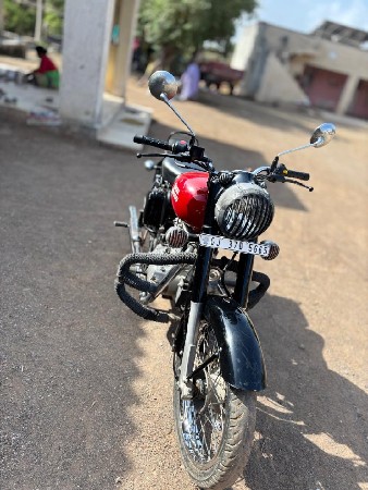 વેચવાની છે