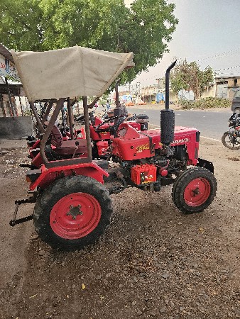 મીની ટ્રેક્ટર વેચવા નું છે