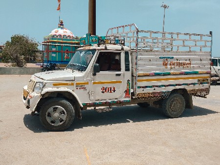 બુલેરો મેક્સી ટ્રક