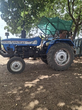સોનાલીકા ટેકટર 740