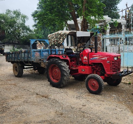 ટ્રેકટર વેચવાનું છે