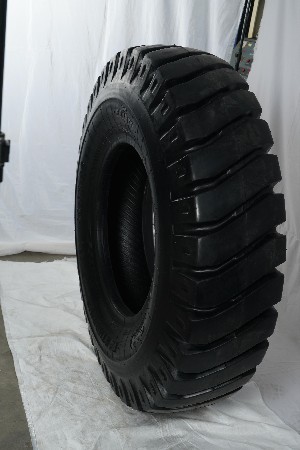 JCB . ટાયર  
ટ્રેક્ટર. ટાયર