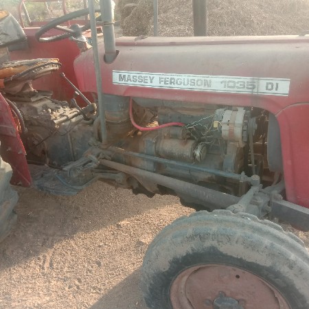 ટ્રેકટર વેચવાનું છે.