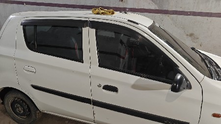 વેચવાની છે
