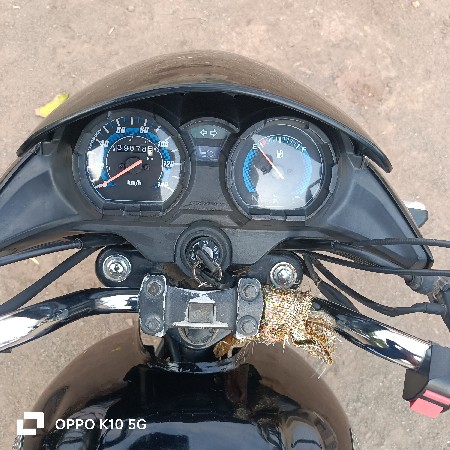 બાઇક વેચવાની છે.