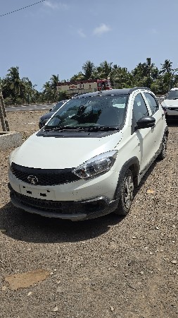 tata tiago NRG top alto k10