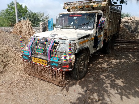 બોલેરો વેચવાનો છે
