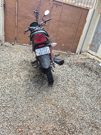 two wheeler  vechva Nu chhe