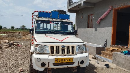 બોલેરો મેક્સી ટક વેચવાની છે