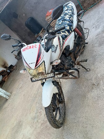ટુ વ્હીલર ( સાઈન) વેચવાની છે