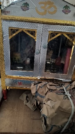 મંદિર વેચવાનુ છે