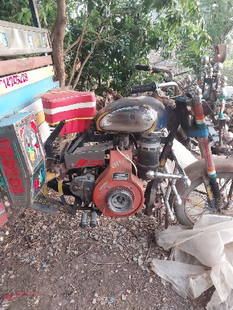 સકડો રિક્ષા બેસવાની છે
