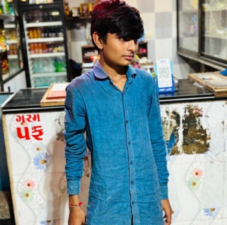 તબેલામાં રહેવાનું છે