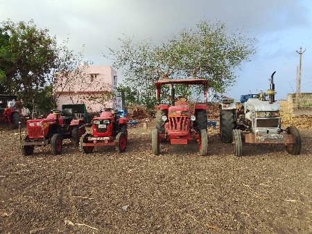 આઇસર અને મહેન્દ્રા 275 અને 475