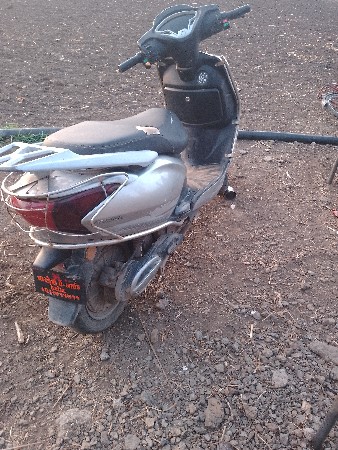 ગાડીબટરી કમ્પ્લીટ ગાડી છે બેટરીની ગ
