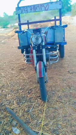 રીક્ષા વેસાવ છે
