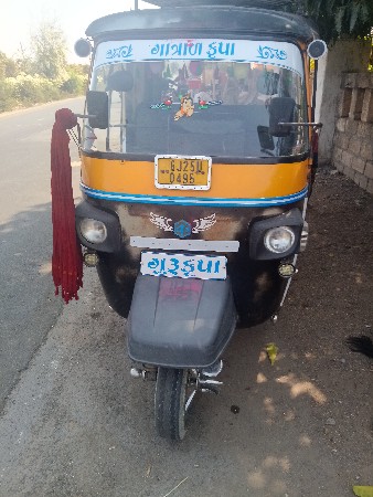 રીક્ષા વેચવાની છે