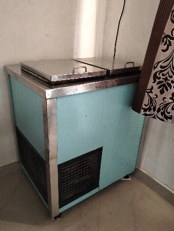 ફ્રીઝ વેચવાનું છે.