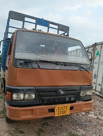 અયસર વેસવાનુસે