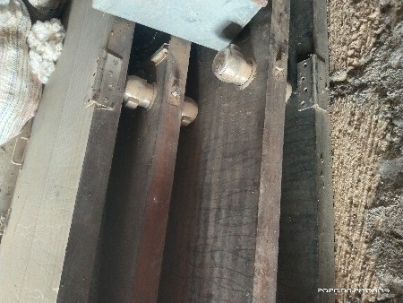 લાકડા ના દરવાજા