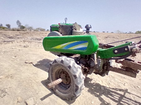 શીંગડા વાળું ટ્રેક્ટર વેચવાનું છે