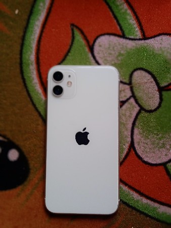 I Phone 11 white ⚪