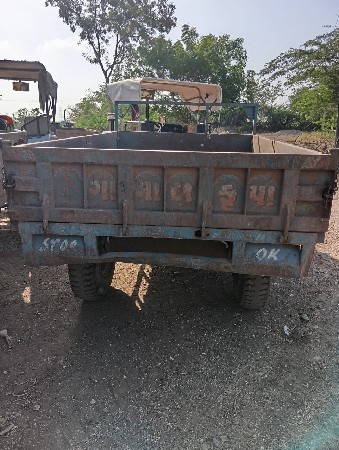 ટ્રોલી વેચવાની છે 90 ફૂટ ની છે