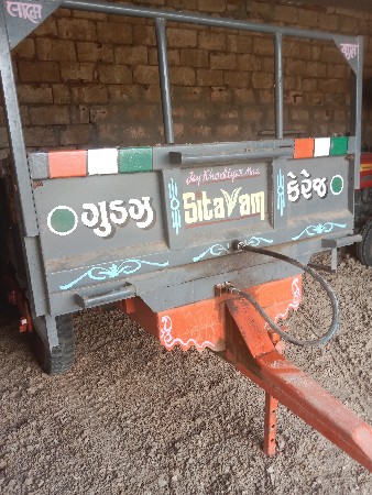 ફોરવીલ ટોલી વેચવાની છે