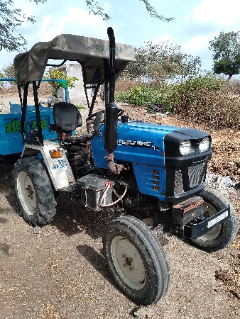 ટેક્ટર વેચવાનું છે સ્ટીલ્ટેક 18