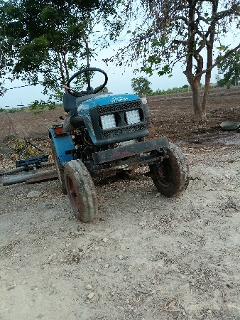 ડી કે ચેમ્પિયન વેચવાનું છે