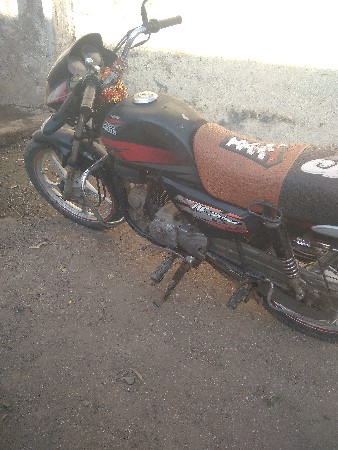 hf deluxe વેચવાનું છે