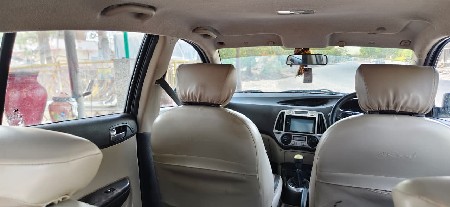ફોર વ્હીલ-કાર વેચવાની છે