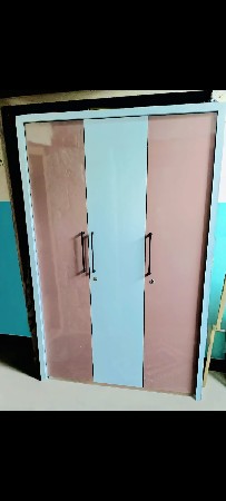 કબાટ વેચવાનું છે