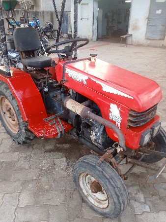 મિની ટ્રેક્ટર વેસવાનુ છે